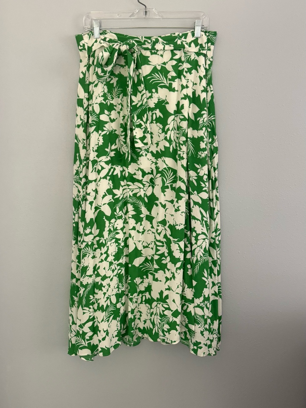 Ann Taylor Green and White Floral Maxi Skirt